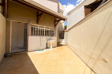 Casa para alugar com 280m², 4 quartos e 2 vagas Casa para alugar com 280m², 4 quartos e 2 vagasÁrea de Serviço