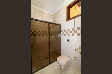 Casa para alugar com 280m², 4 quartos e 2 vagas Casa para alugar com 280m², 4 quartos e 2 vagasBanheiro 1