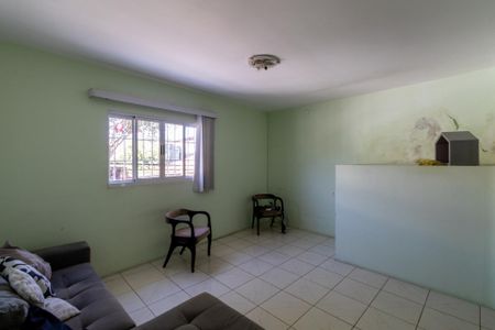 Casa à venda com 95m², 3 quartos e 2 vagasSala