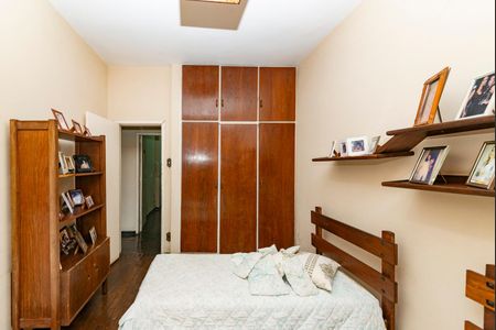 Casa à venda com 161m², 3 quartos e 4 vagas Casa à venda com 161m², 3 quartos e 4 vagasQuarto 2