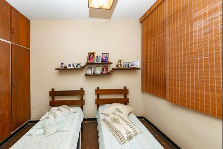 Casa à venda com 161m², 3 quartos e 4 vagas Casa à venda com 161m², 3 quartos e 4 vagasQuarto 2