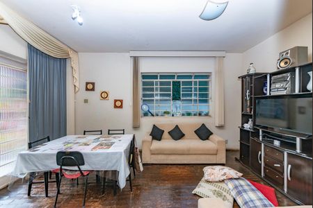 Casa à venda com 161m², 3 quartos e 4 vagas Casa à venda com 161m², 3 quartos e 4 vagasSala 1