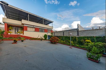 Casa à venda com 161m², 3 quartos e 4 vagas Casa à venda com 161m², 3 quartos e 4 vagasJardim - Quintal