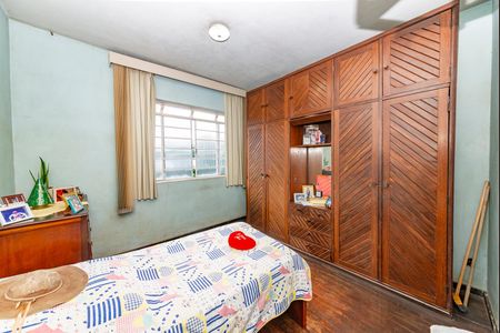 Casa à venda com 161m², 3 quartos e 4 vagas Casa à venda com 161m², 3 quartos e 4 vagasQuarto 3