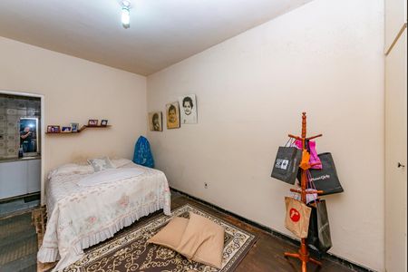 Casa à venda com 161m², 3 quartos e 4 vagas Casa à venda com 161m², 3 quartos e 4 vagasSuíte