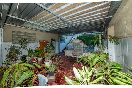 Casa à venda com 161m², 3 quartos e 4 vagas Casa à venda com 161m², 3 quartos e 4 vagasVaranda