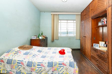 Casa à venda com 161m², 3 quartos e 4 vagas Casa à venda com 161m², 3 quartos e 4 vagasQuarto 3