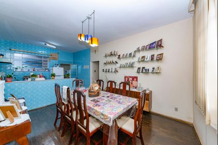 Casa à venda com 161m², 3 quartos e 4 vagas Casa à venda com 161m², 3 quartos e 4 vagasSala 2