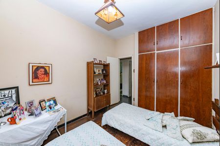 Casa à venda com 161m², 3 quartos e 4 vagas Casa à venda com 161m², 3 quartos e 4 vagasQuarto 2