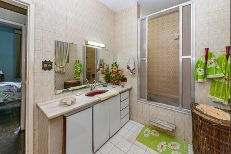 Casa à venda com 161m², 3 quartos e 4 vagas Casa à venda com 161m², 3 quartos e 4 vagasBanheiro Social