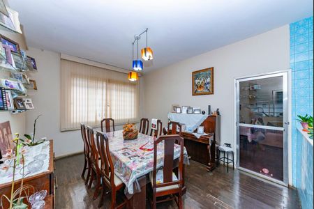 Casa à venda com 161m², 3 quartos e 4 vagas Casa à venda com 161m², 3 quartos e 4 vagasSala 2