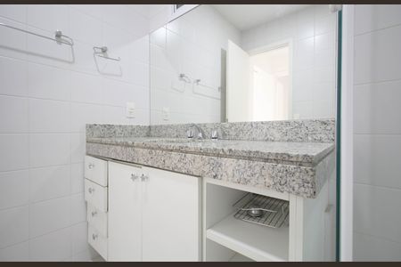 Apartamento para alugar com 270m², 3 quartos e 3 vagas Apartamento para alugar com 270m², 3 quartos e 3 vagasBanheiro 2