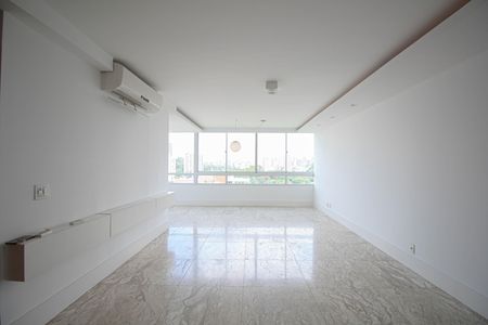 Apartamento para alugar com 270m², 3 quartos e 3 vagas Apartamento para alugar com 270m², 3 quartos e 3 vagasSala