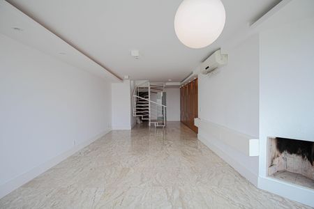 Apartamento para alugar com 270m², 3 quartos e 3 vagas Apartamento para alugar com 270m², 3 quartos e 3 vagasSala