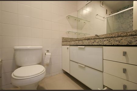 Apartamento para alugar com 270m², 3 quartos e 3 vagas Apartamento para alugar com 270m², 3 quartos e 3 vagasBanheiro 3