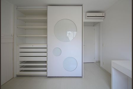 Apartamento para alugar com 270m², 3 quartos e 3 vagas Apartamento para alugar com 270m², 3 quartos e 3 vagasQuarto 1