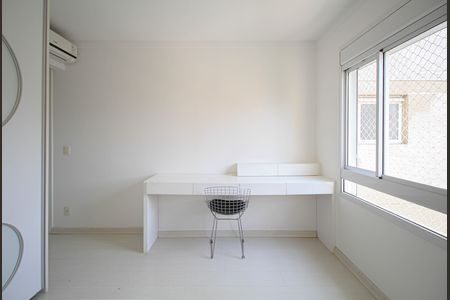 Apartamento para alugar com 270m², 3 quartos e 3 vagas Apartamento para alugar com 270m², 3 quartos e 3 vagasQuarto 1