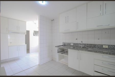 Apartamento para alugar com 270m², 3 quartos e 3 vagas Apartamento para alugar com 270m², 3 quartos e 3 vagasCozinha