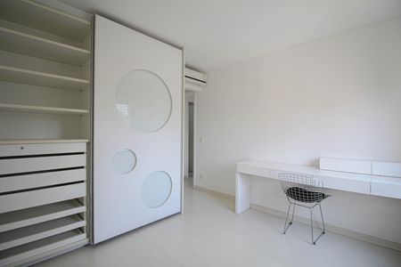 Apartamento para alugar com 270m², 3 quartos e 3 vagas Apartamento para alugar com 270m², 3 quartos e 3 vagasQuarto 1