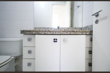 Apartamento para alugar com 270m², 3 quartos e 3 vagas Apartamento para alugar com 270m², 3 quartos e 3 vagasBanheiro 1
