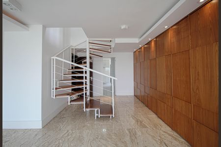 Apartamento para alugar com 270m², 3 quartos e 3 vagas Apartamento para alugar com 270m², 3 quartos e 3 vagasSala