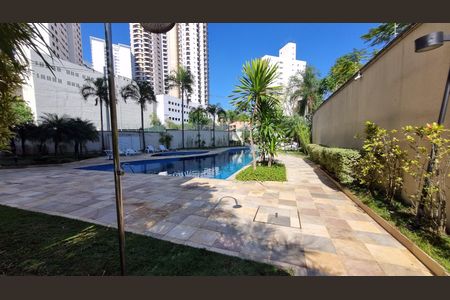 Apartamento à venda com 81m², 2 quartos e 2 vagasÁrea comum - Piscina