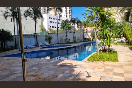 Apartamento à venda com 81m², 2 quartos e 2 vagasÁrea comum - Piscina