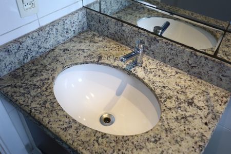 Apartamento à venda com 81m², 2 quartos e 2 vagasBanheiro da Suíte 1