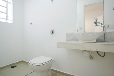 Casa à venda com 495m², 3 quartos e 5 vagasBanheiro da suíte 1