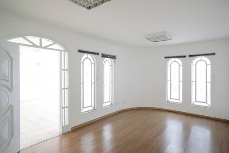 Casa à venda com 495m², 3 quartos e 5 vagasSala