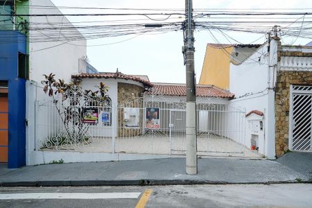 Casa à venda com 495m², 3 quartos e 5 vagasFachada + plaquinha