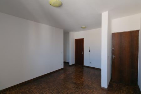 Apartamento à venda com 103m², 3 quartos e sem vaga Apartamento à venda com 103m², 3 quartos e sem vagaSala