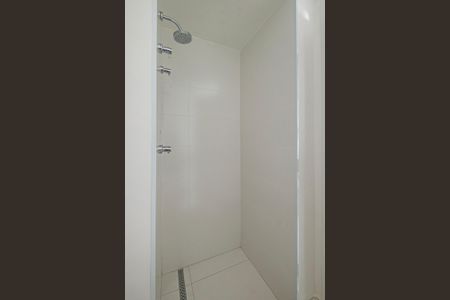 Apartamento à venda com 44m², 1 quarto e 1 vagaSuíte - Banheiro