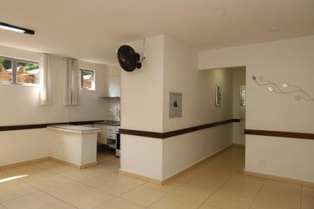 Apartamento para alugar com 75m², 2 quartos e 1 vagaÁrea comum - Salão de festas