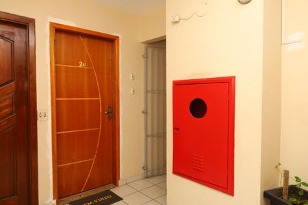 Apartamento para alugar com 75m², 2 quartos e 1 vagaÁrea comum - Saguão do andar