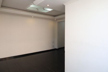 Apartamento para alugar com 75m², 2 quartos e 1 vagaSala