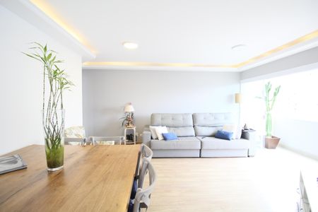 Apartamento para alugar com 80m², 2 quartos e 2 vagasSala