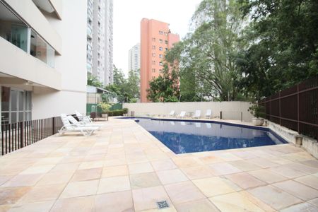 Apartamento para alugar com 80m², 2 quartos e 2 vagasÁrea comum - Piscina