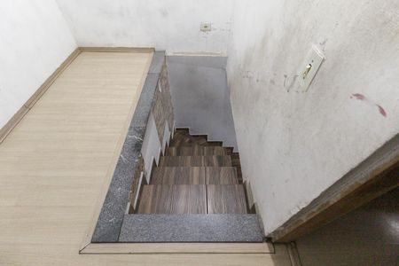 Casa à venda com 228m², 4 quartos e 1 vagaEscada