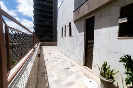 Apartamento à venda com 420m², 4 quartos e 4 vagas Apartamento à venda com 420m², 4 quartos e 4 vagasCobertura