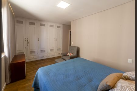 Apartamento à venda com 420m², 4 quartos e 4 vagas Apartamento à venda com 420m², 4 quartos e 4 vagasSuíte 1