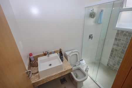 Apartamento à venda com 156m², 4 quartos e 2 vagas Apartamento à venda com 156m², 4 quartos e 2 vagasBanheiro da Suíte 1