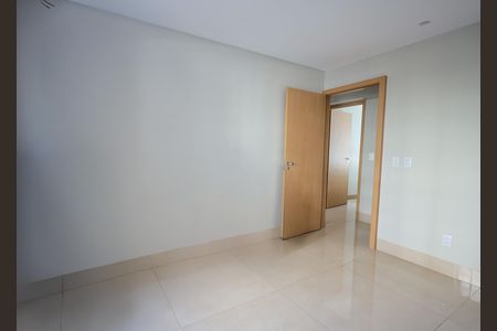 Apartamento à venda com 156m², 4 quartos e 2 vagas Apartamento à venda com 156m², 4 quartos e 2 vagasSuíte 1