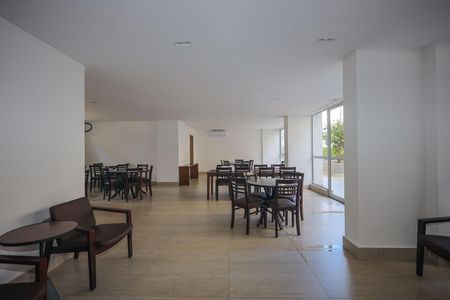 Apartamento à venda com 156m², 4 quartos e 2 vagas Apartamento à venda com 156m², 4 quartos e 2 vagasÁrea comum - Salão de festas