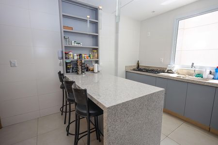 Apartamento à venda com 156m², 4 quartos e 2 vagas Apartamento à venda com 156m², 4 quartos e 2 vagasCozinha