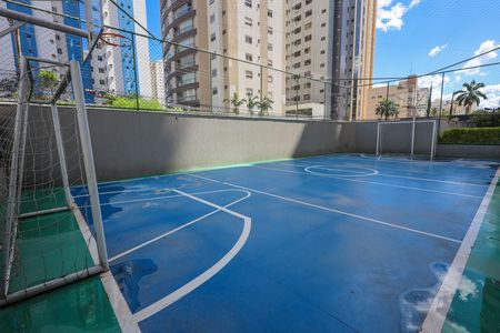 Apartamento à venda com 156m², 4 quartos e 2 vagas Apartamento à venda com 156m², 4 quartos e 2 vagasÁrea comum - Quadra esportiva
