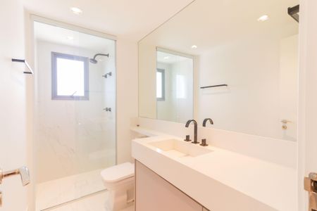 Apartamento para alugar com 141m², 2 quartos e 2 vagas Apartamento para alugar com 141m², 2 quartos e 2 vagasBanheiro Quarto 2 Suite