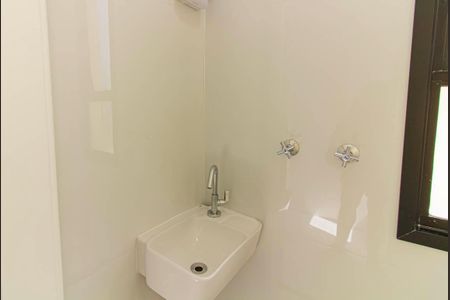 Apartamento para alugar com 84m², 3 quartos e 2 vagas Apartamento para alugar com 84m², 3 quartos e 2 vagasBanheiro de Serviço