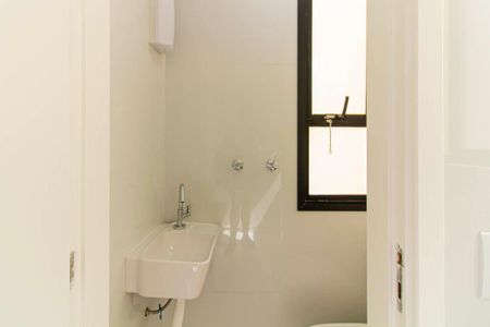 Apartamento para alugar com 84m², 3 quartos e 2 vagas Apartamento para alugar com 84m², 3 quartos e 2 vagasBanheiro de Serviço