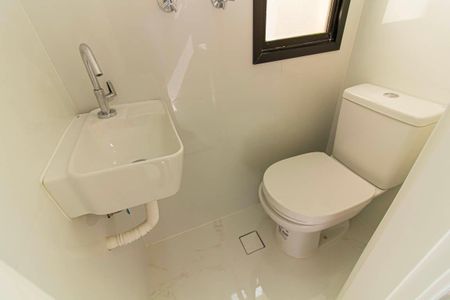 Apartamento para alugar com 84m², 3 quartos e 2 vagas Apartamento para alugar com 84m², 3 quartos e 2 vagasBanheiro de Serviço